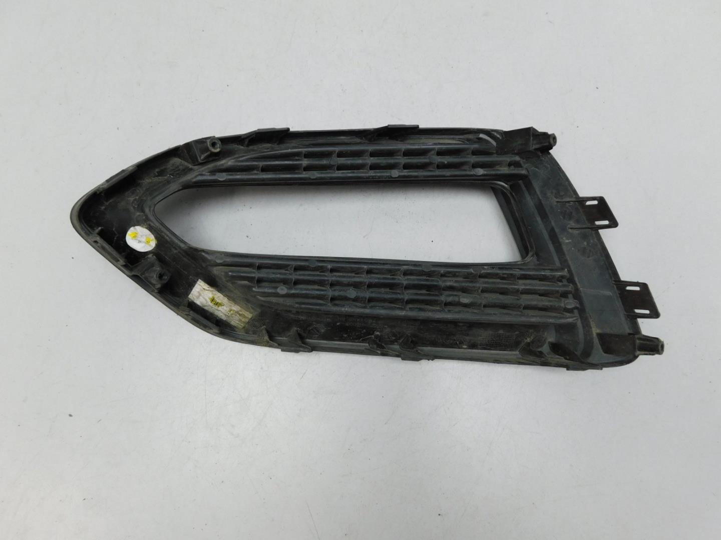 Решетка в бампер правая