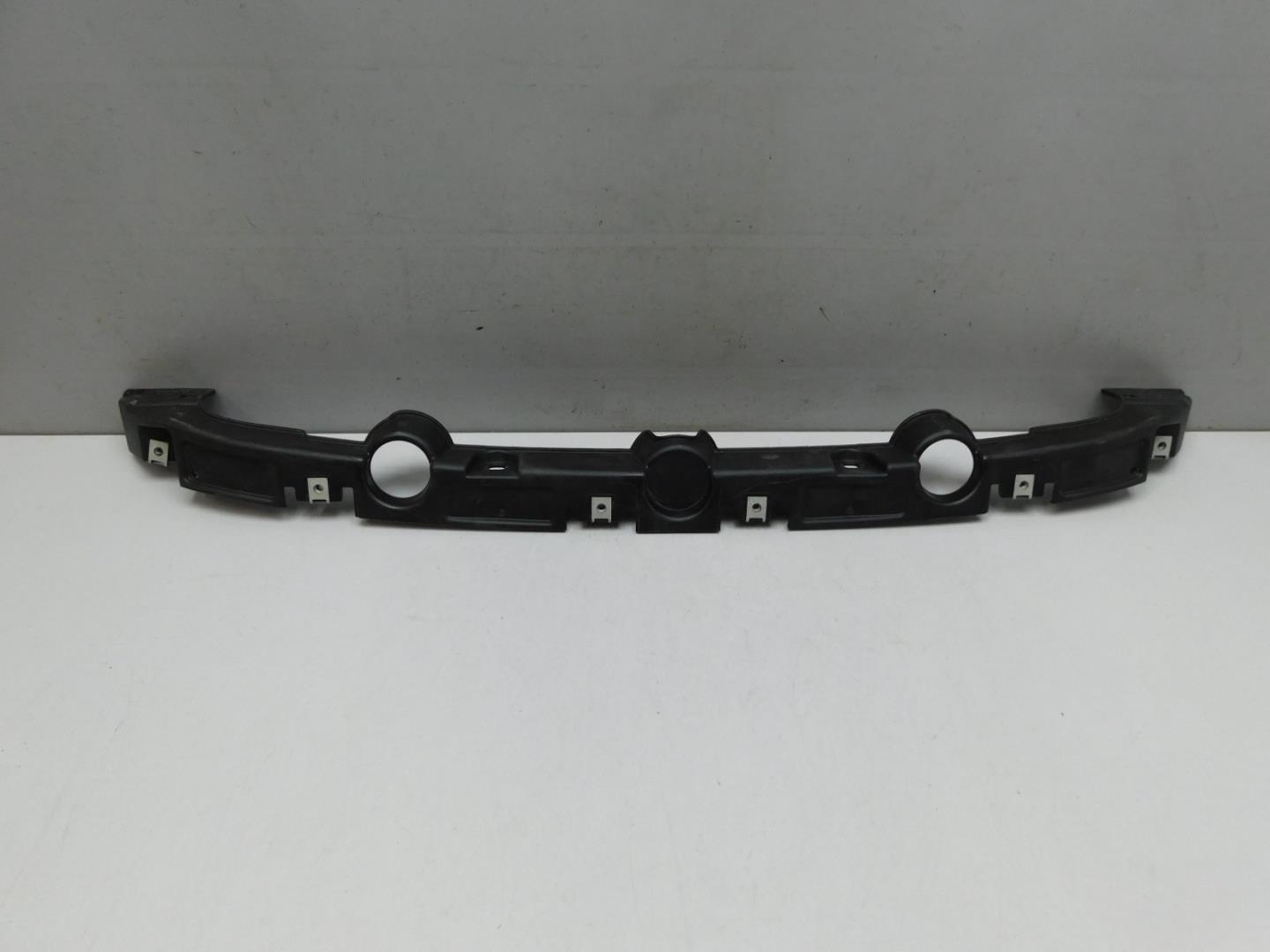 Кронштейн заднего бампера