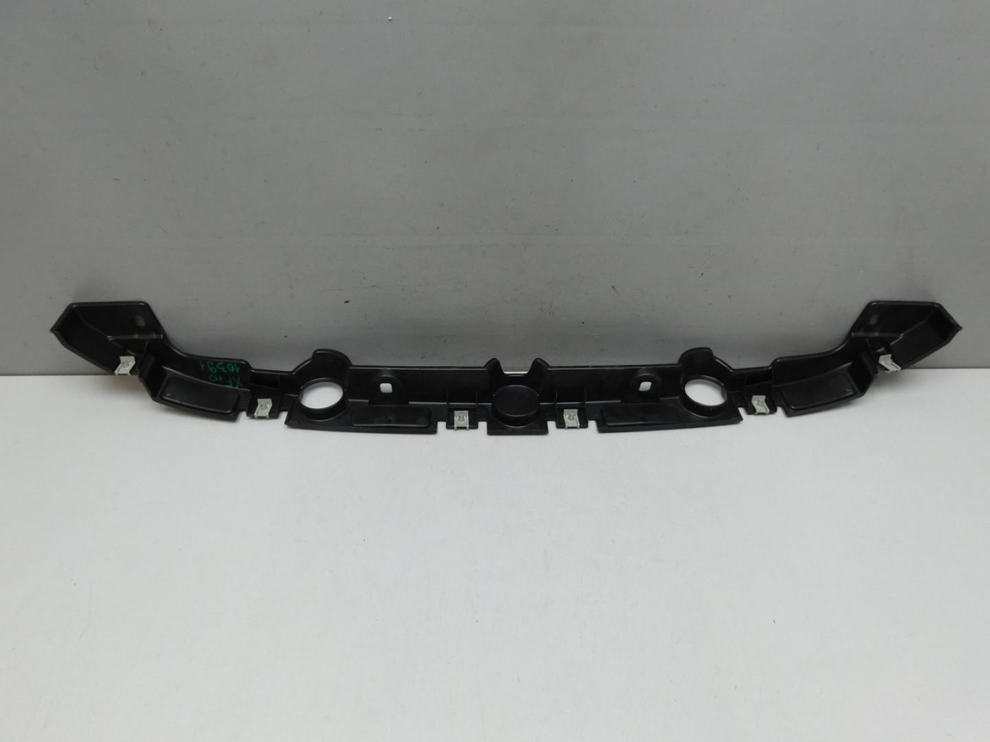 Кронштейн заднего бампера