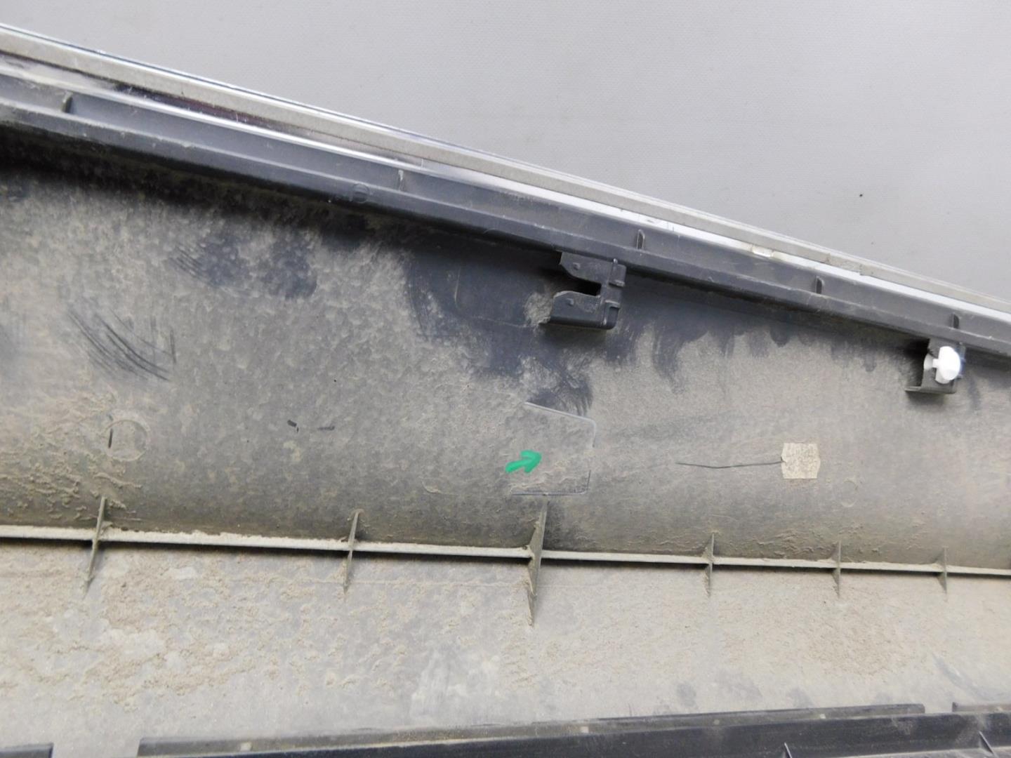 Накладка двери передней правой