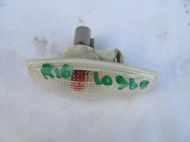 Повторитель поворота белый