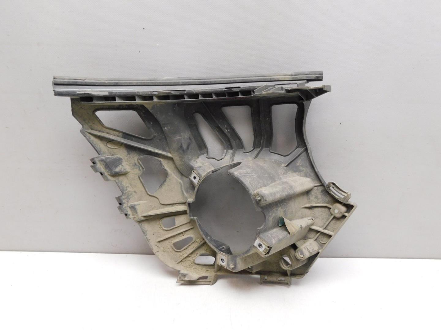 Кронштейн фары противотуманной правой