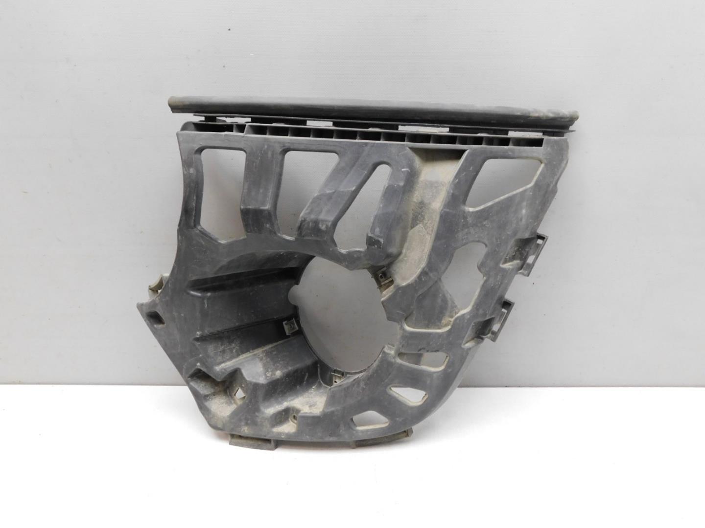 Кронштейн фары противотуманной правой