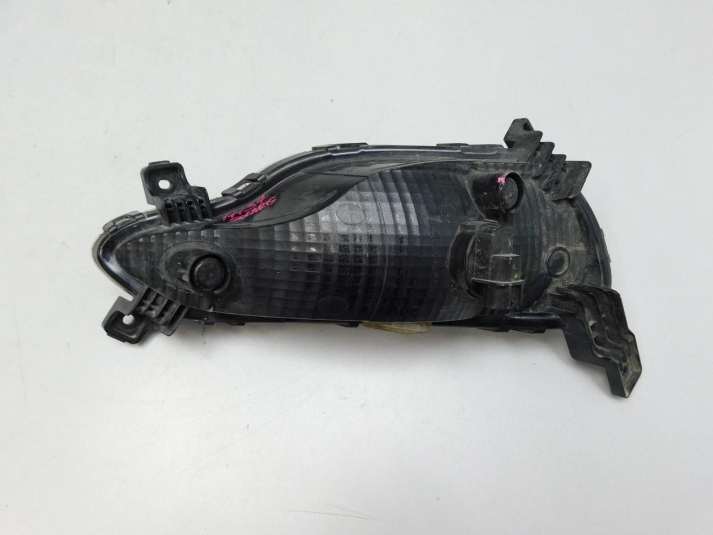 Фара противотуманная правая