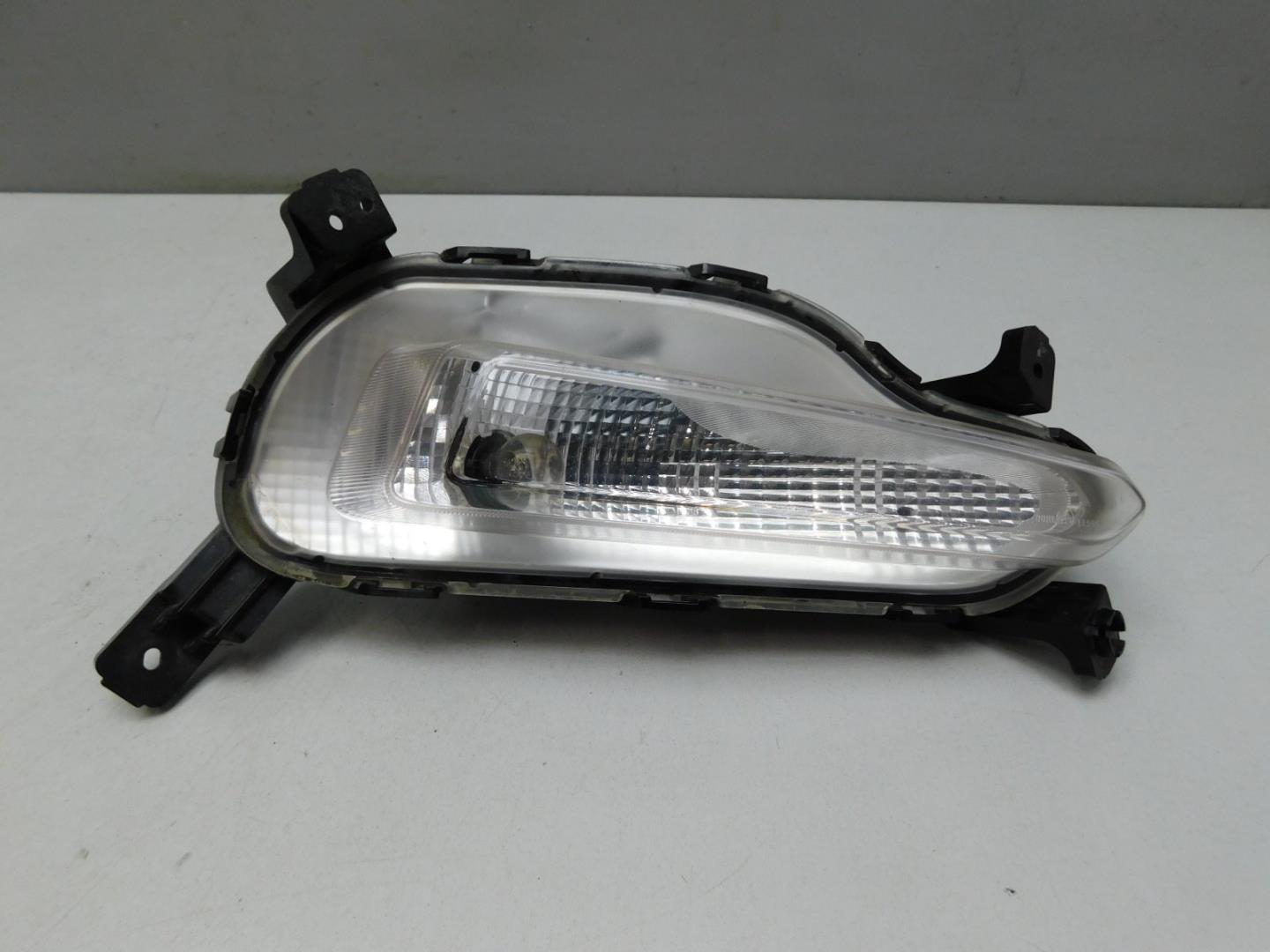 Фара противотуманная правая