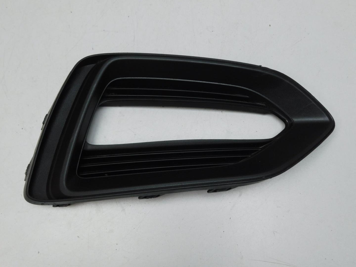 Решетка в бампер правая