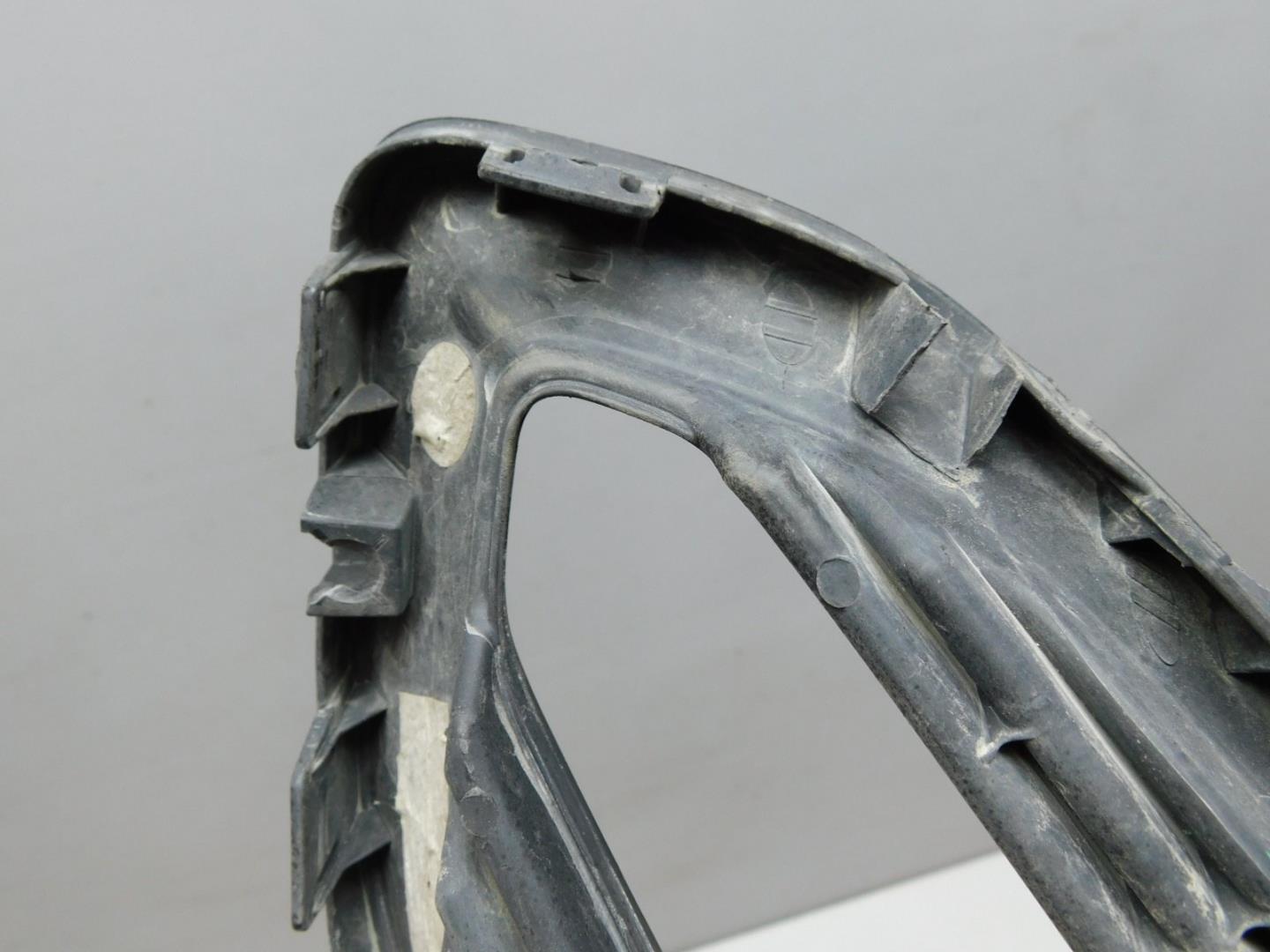 Решетка в бампер правая