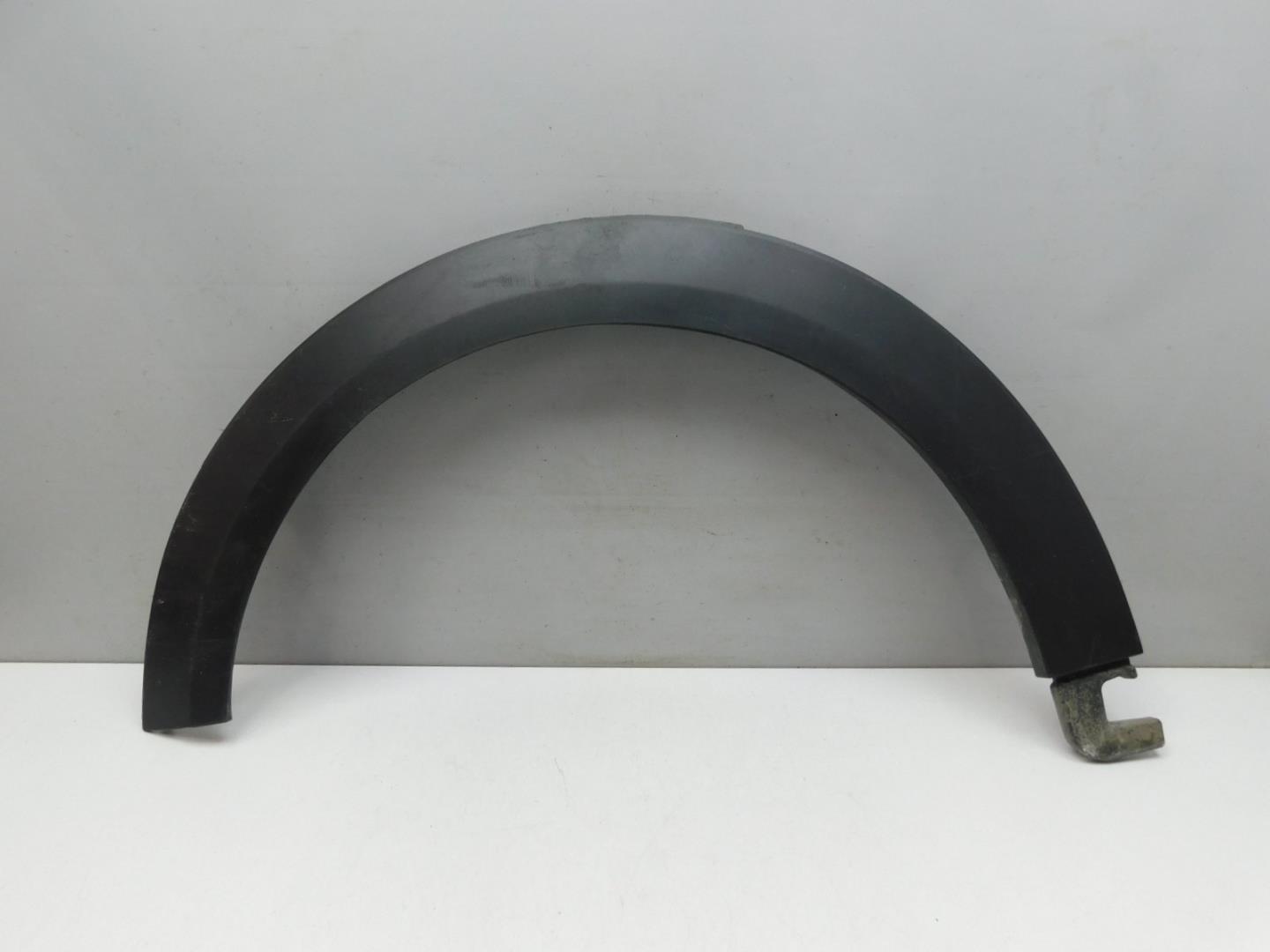 Накладка переднего крыла левого