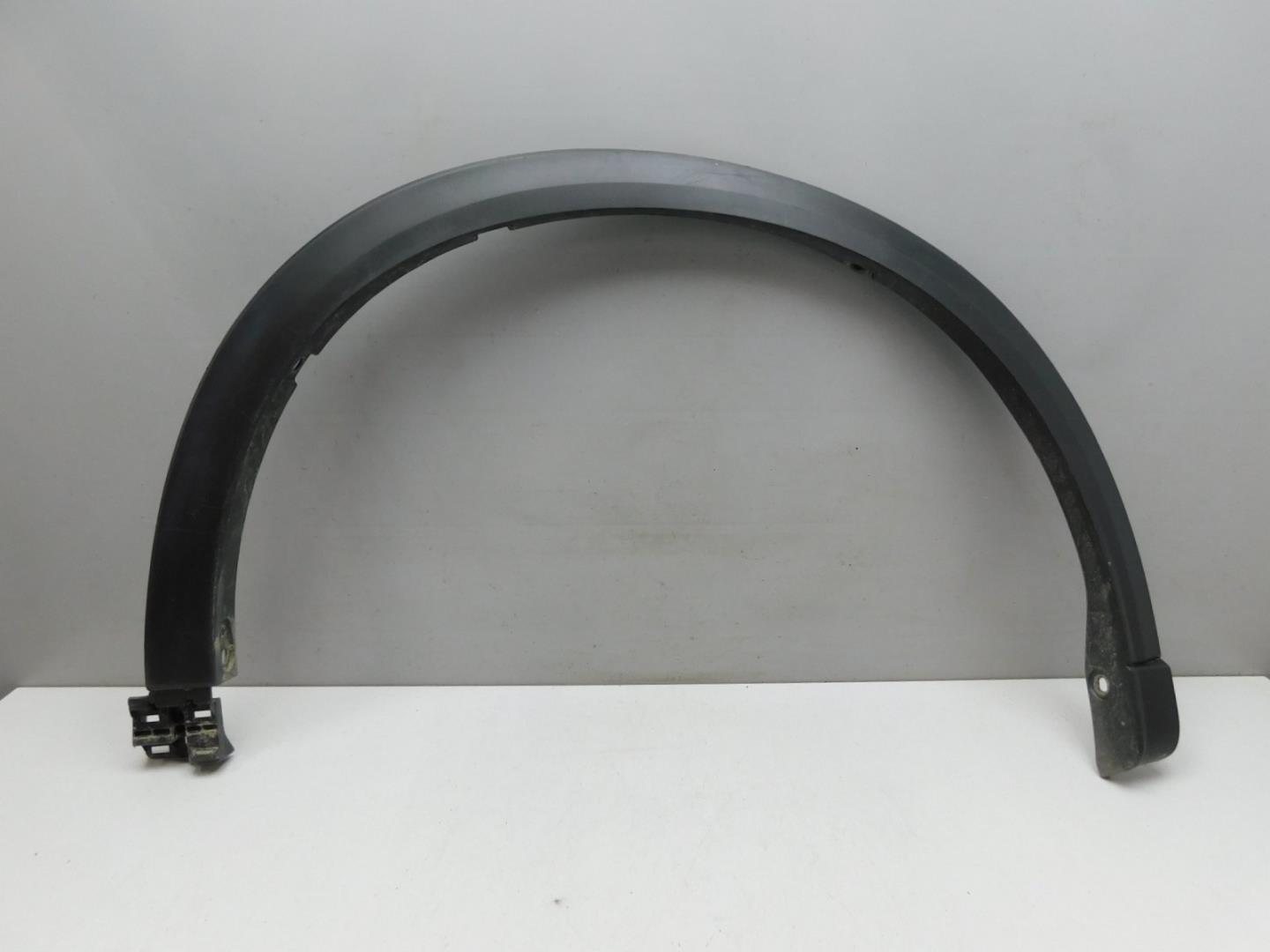 Накладка переднего крыла правого