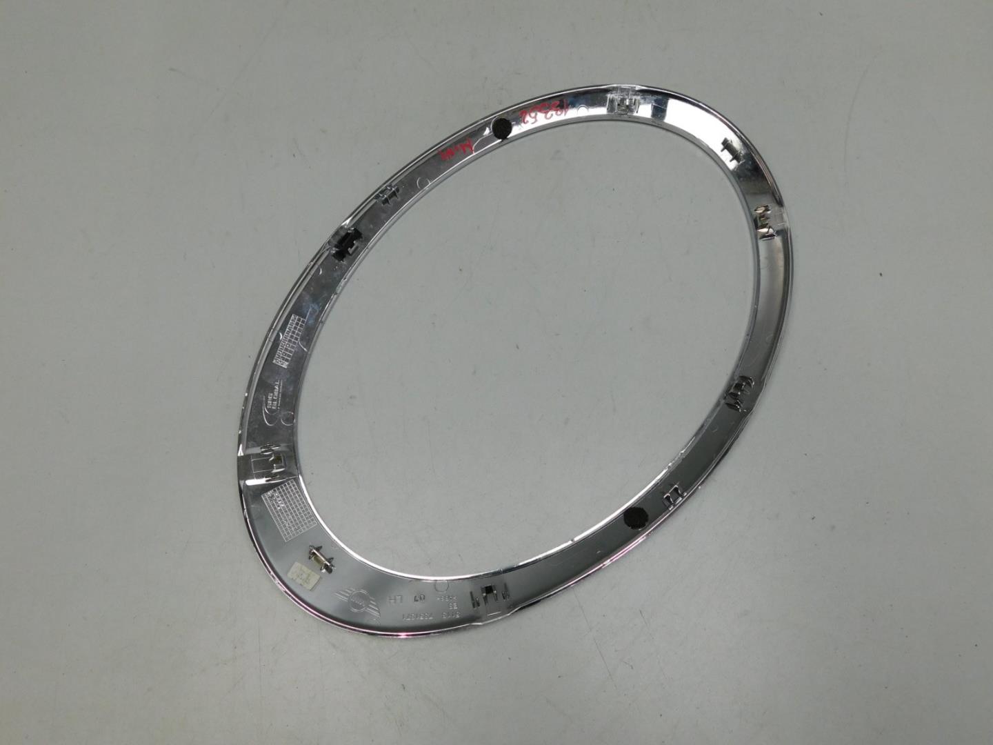 Молдинг капота