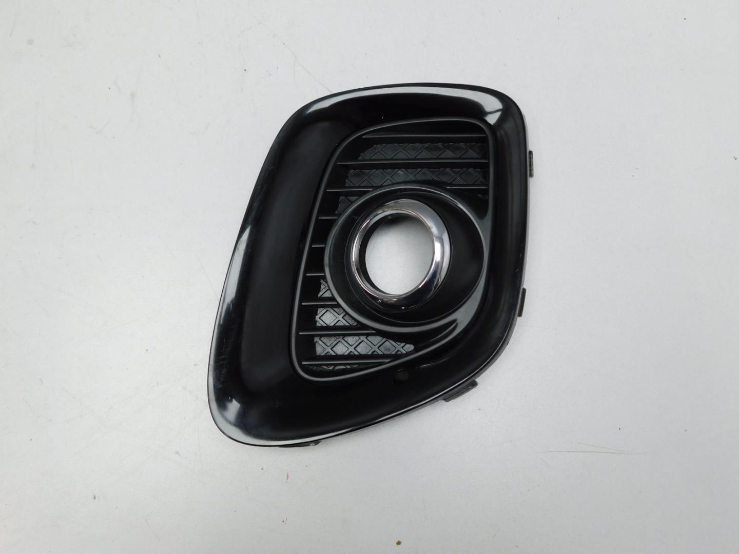 Решетка в бампер левая