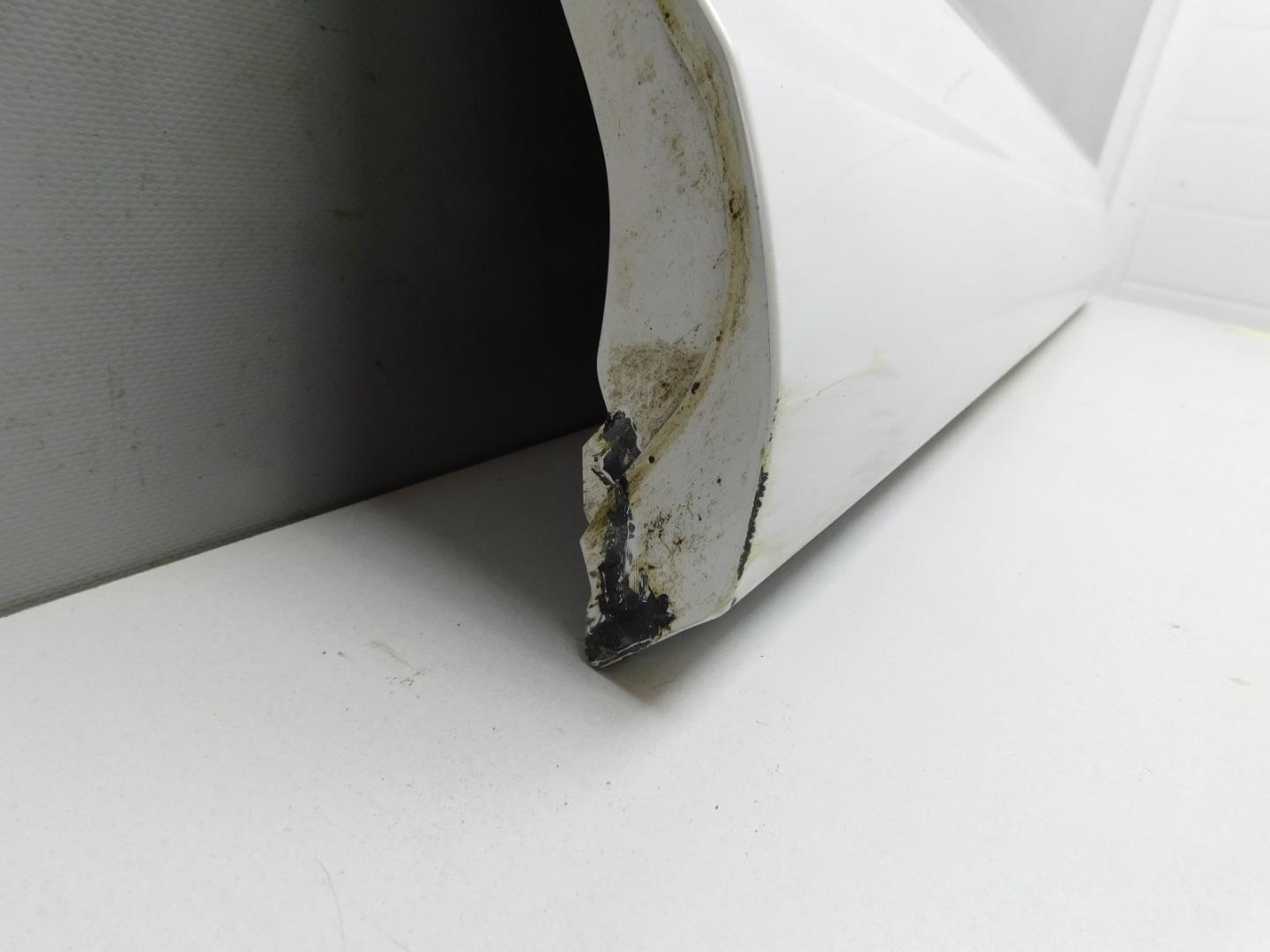 Накладка двери передней правой