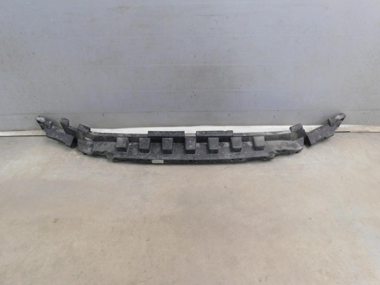 Усилитель переднего бампера