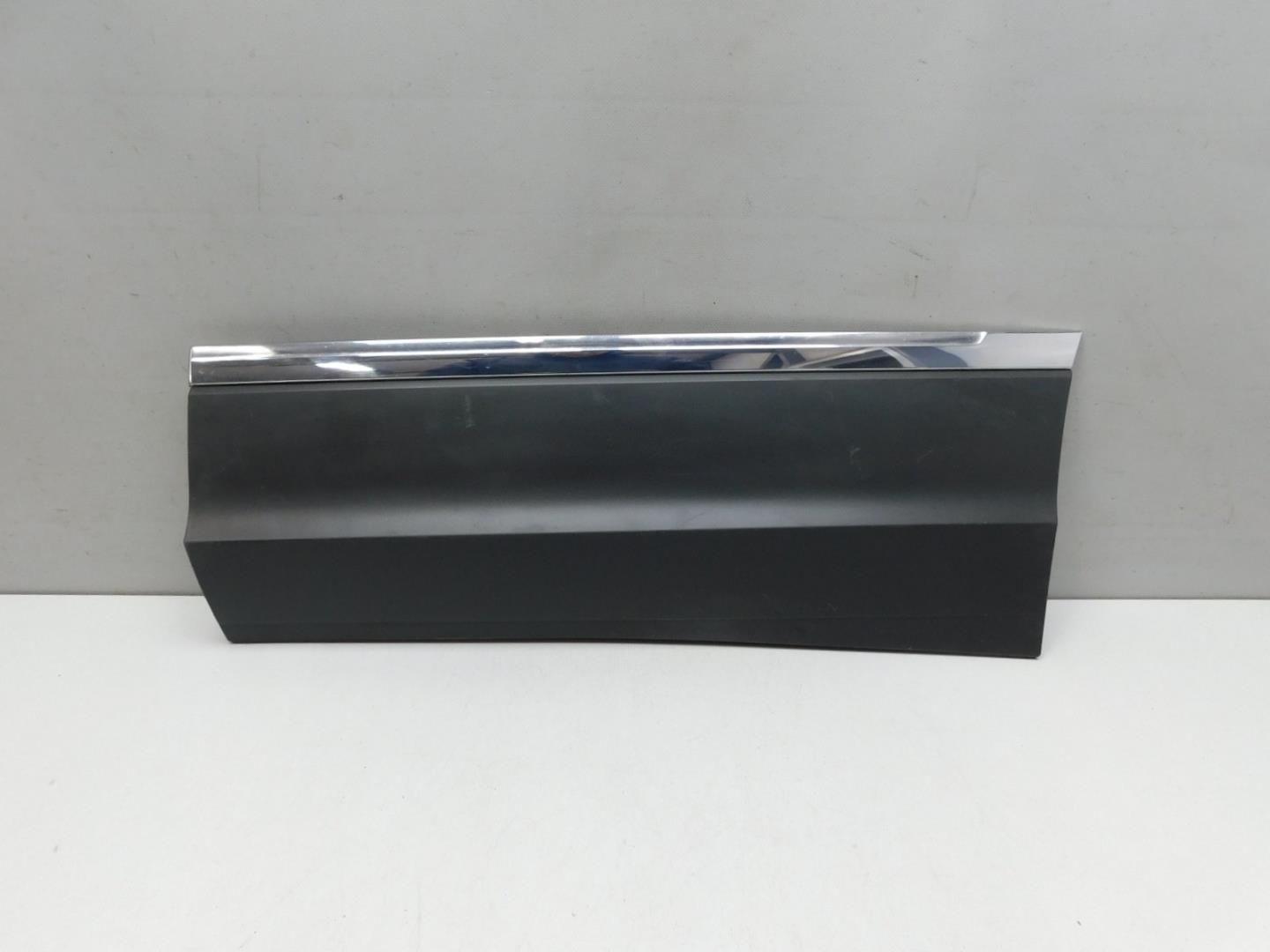 Накладка двери задней левой