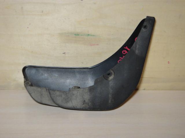 Брызговик задний левый