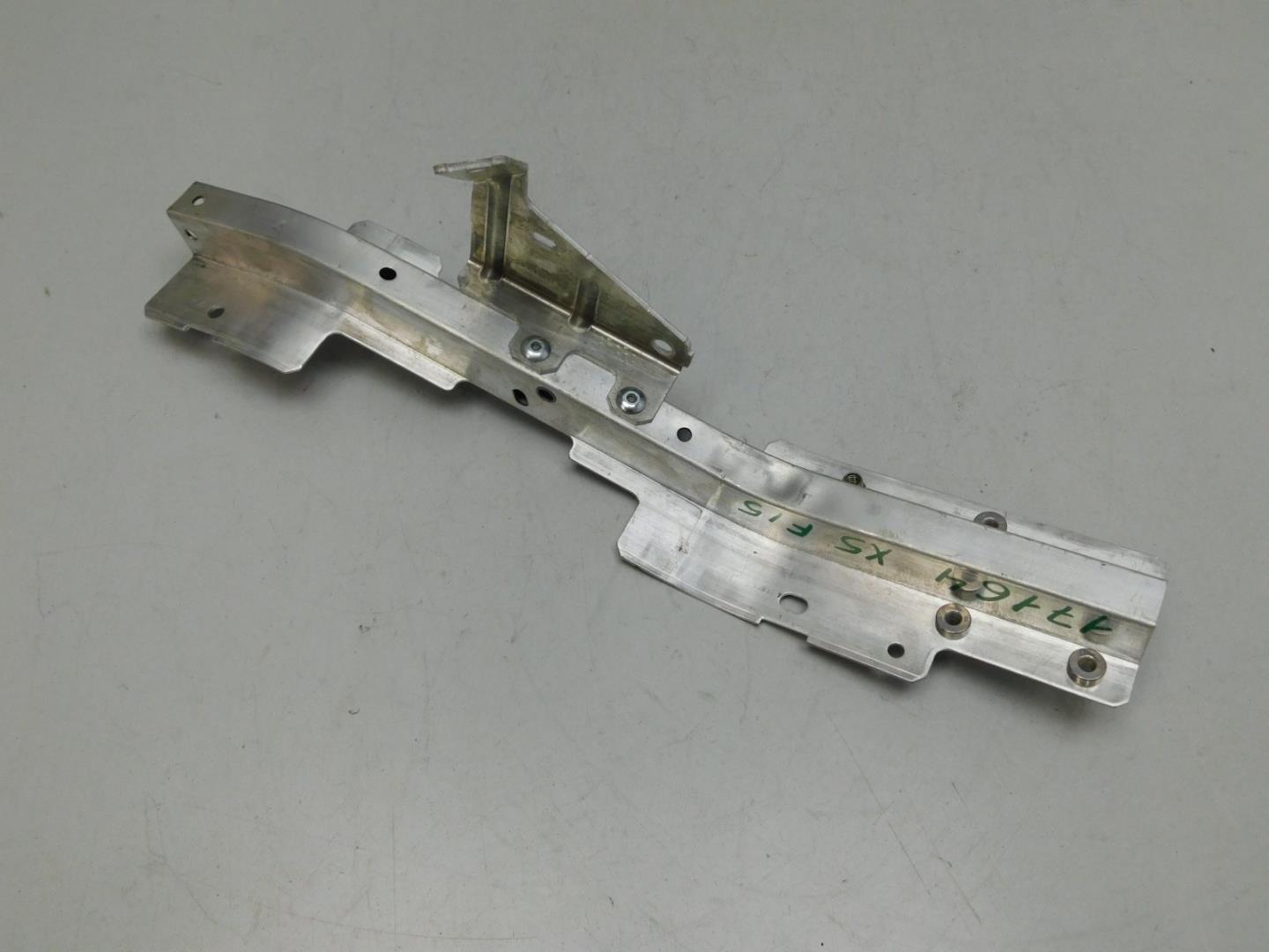 Крепеж фары