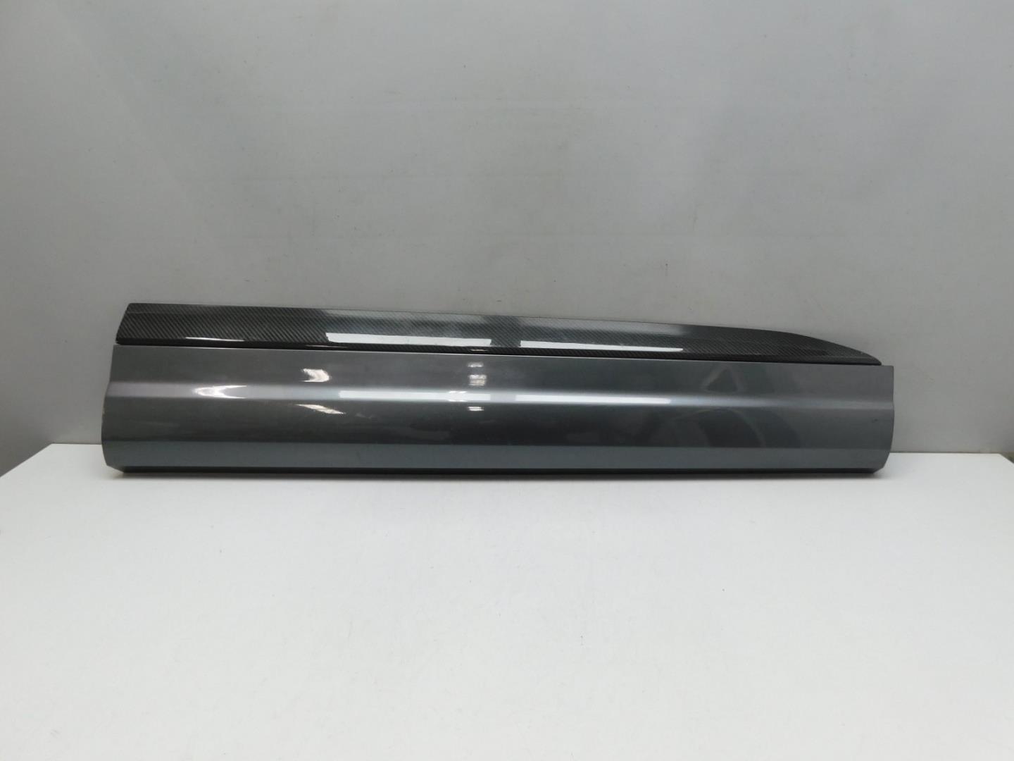 Накладка двери передней правой