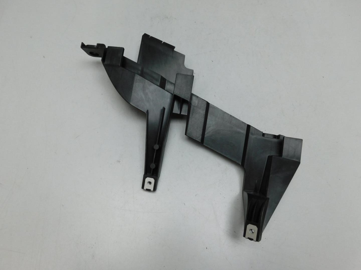 Крепеж фары