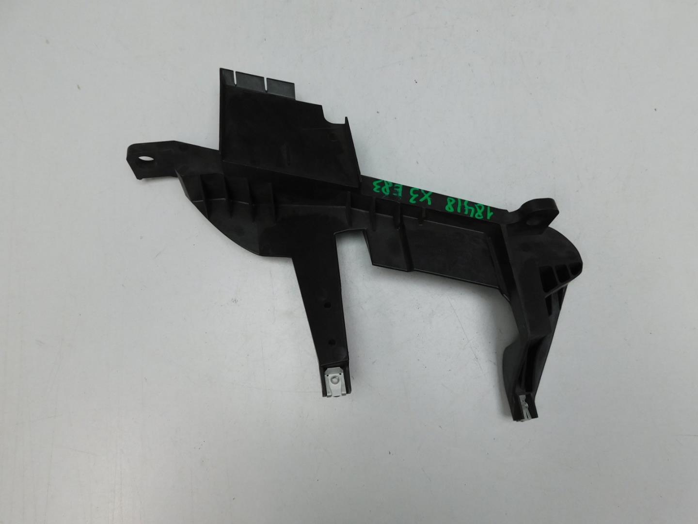 Крепеж фары