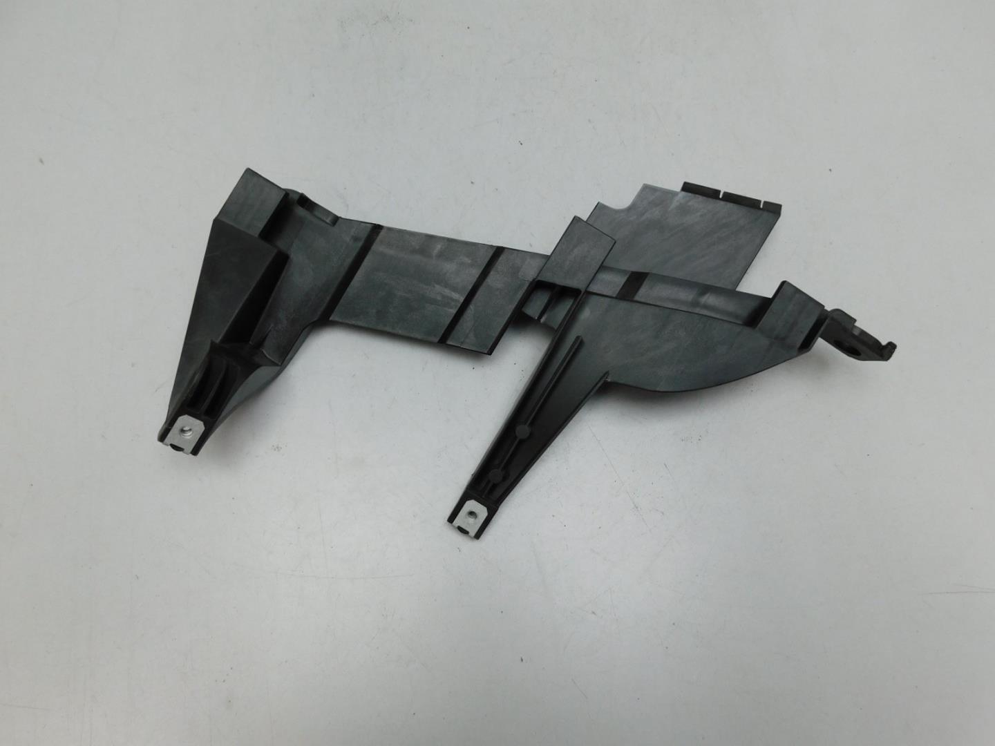 Крепеж фары