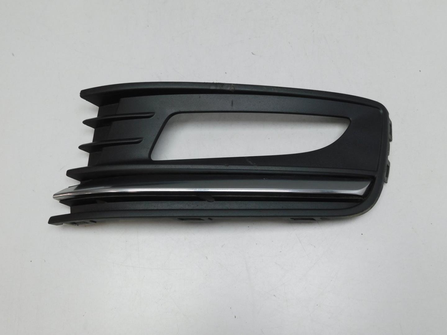 Решетка в бампер левая