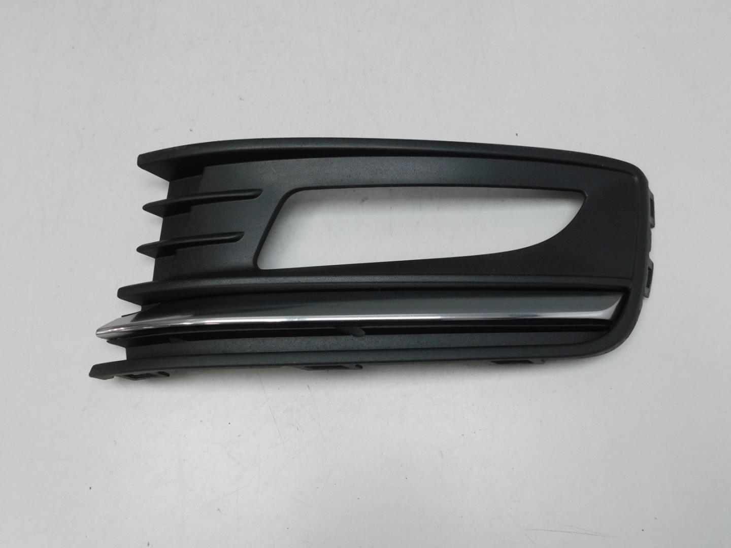 Решетка в бампер левая