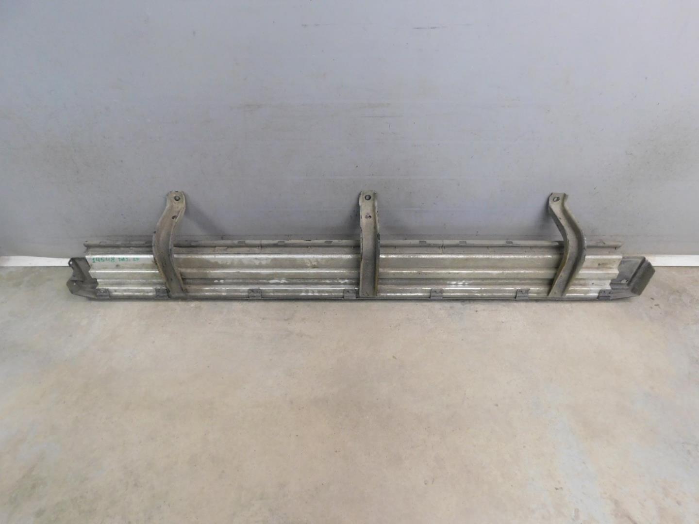 Подножка левая