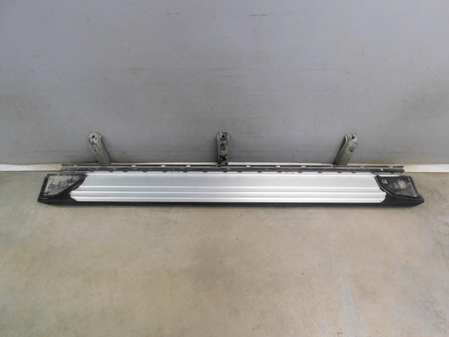 Подножка левая