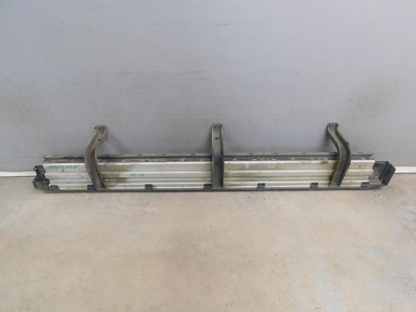 Подножка левая