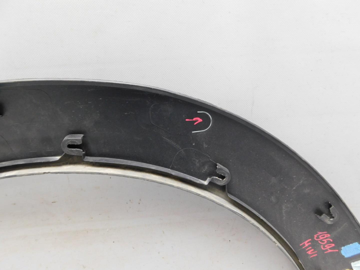 Накладка заднего крыла левого