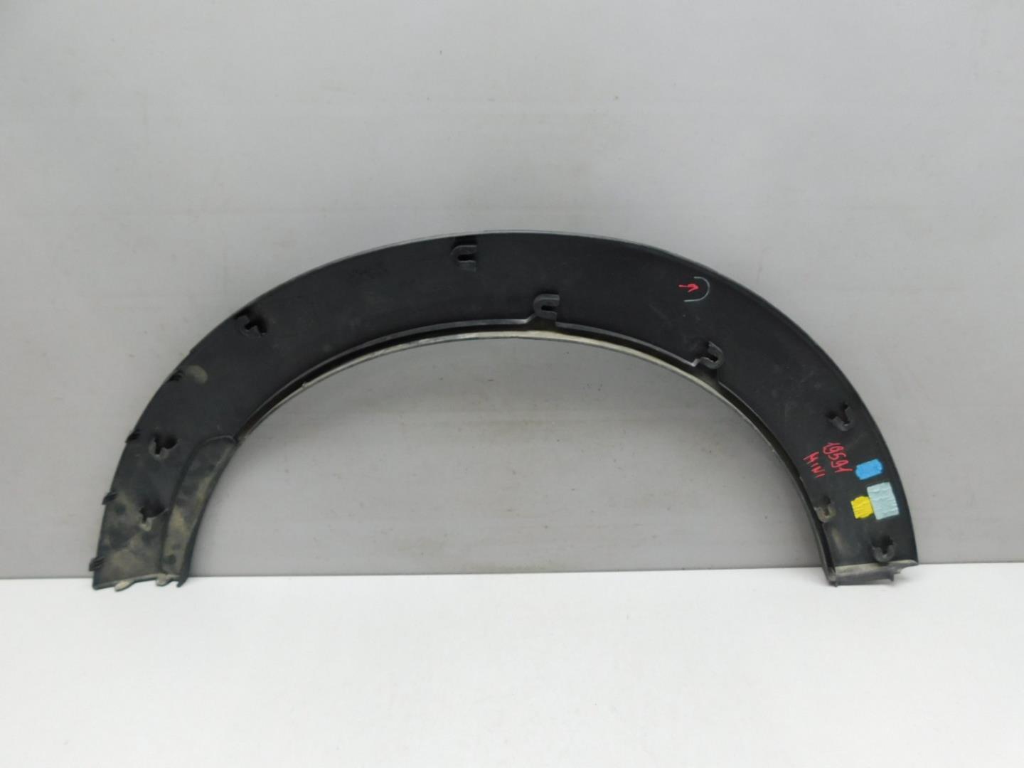 Накладка заднего крыла левого