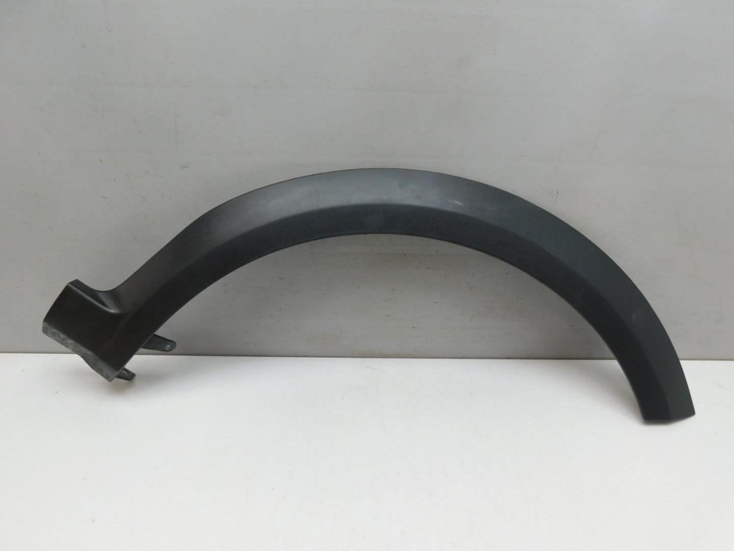 Накладка переднего крыла правого