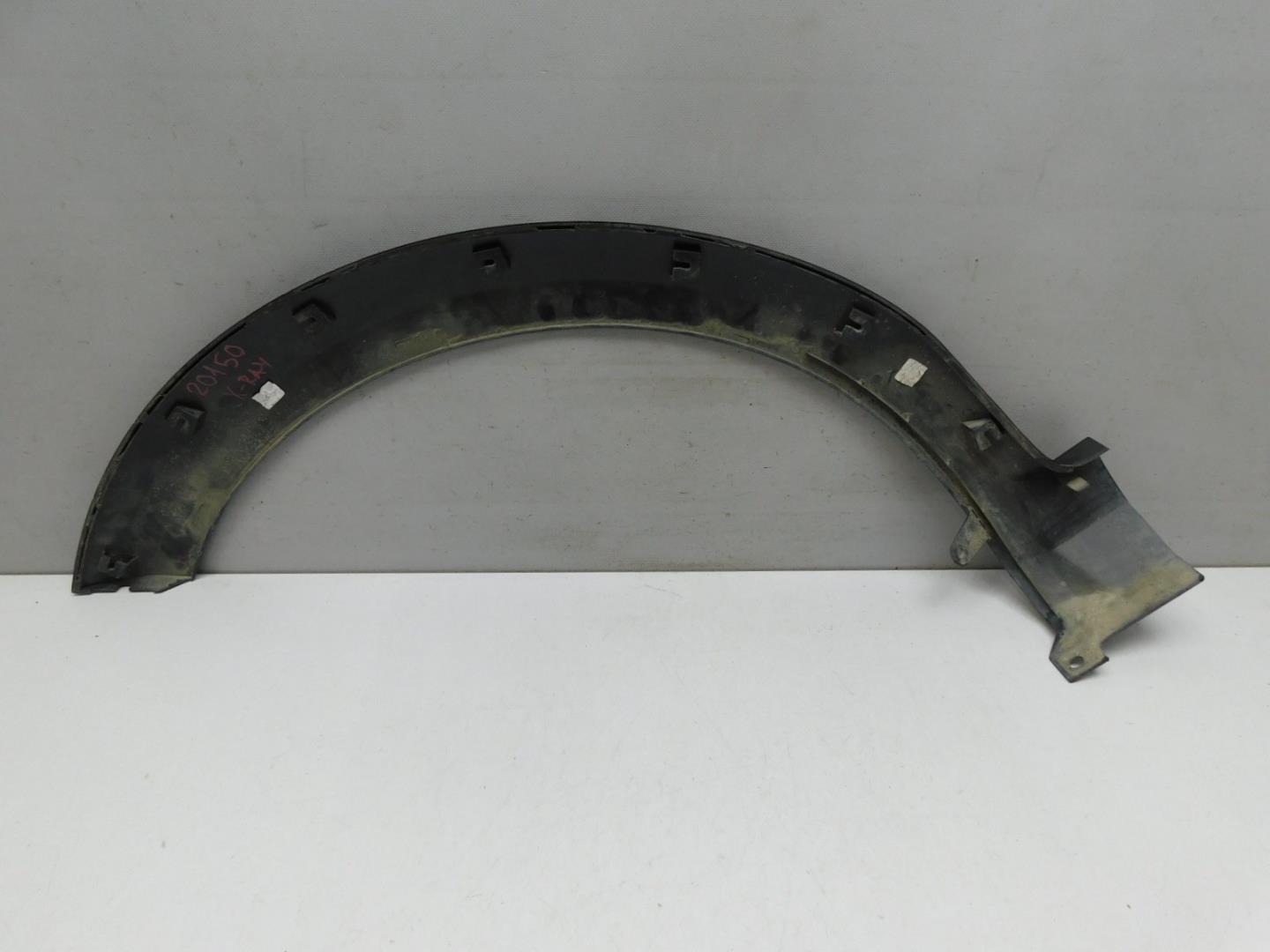 Накладка переднего крыла правого