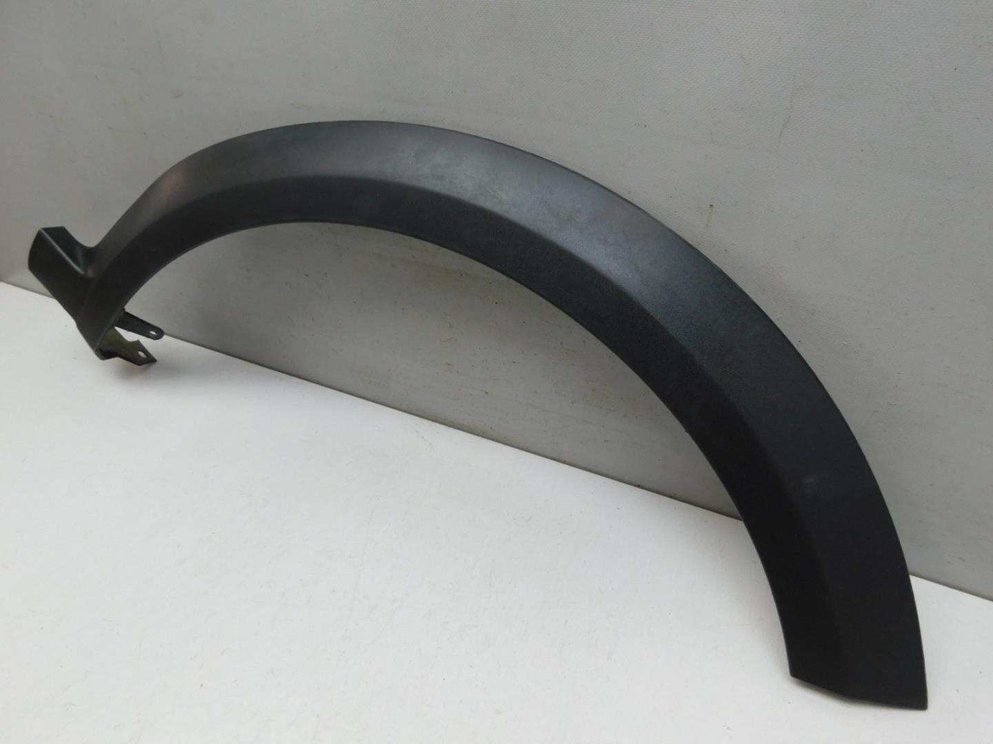 Накладка переднего крыла правого