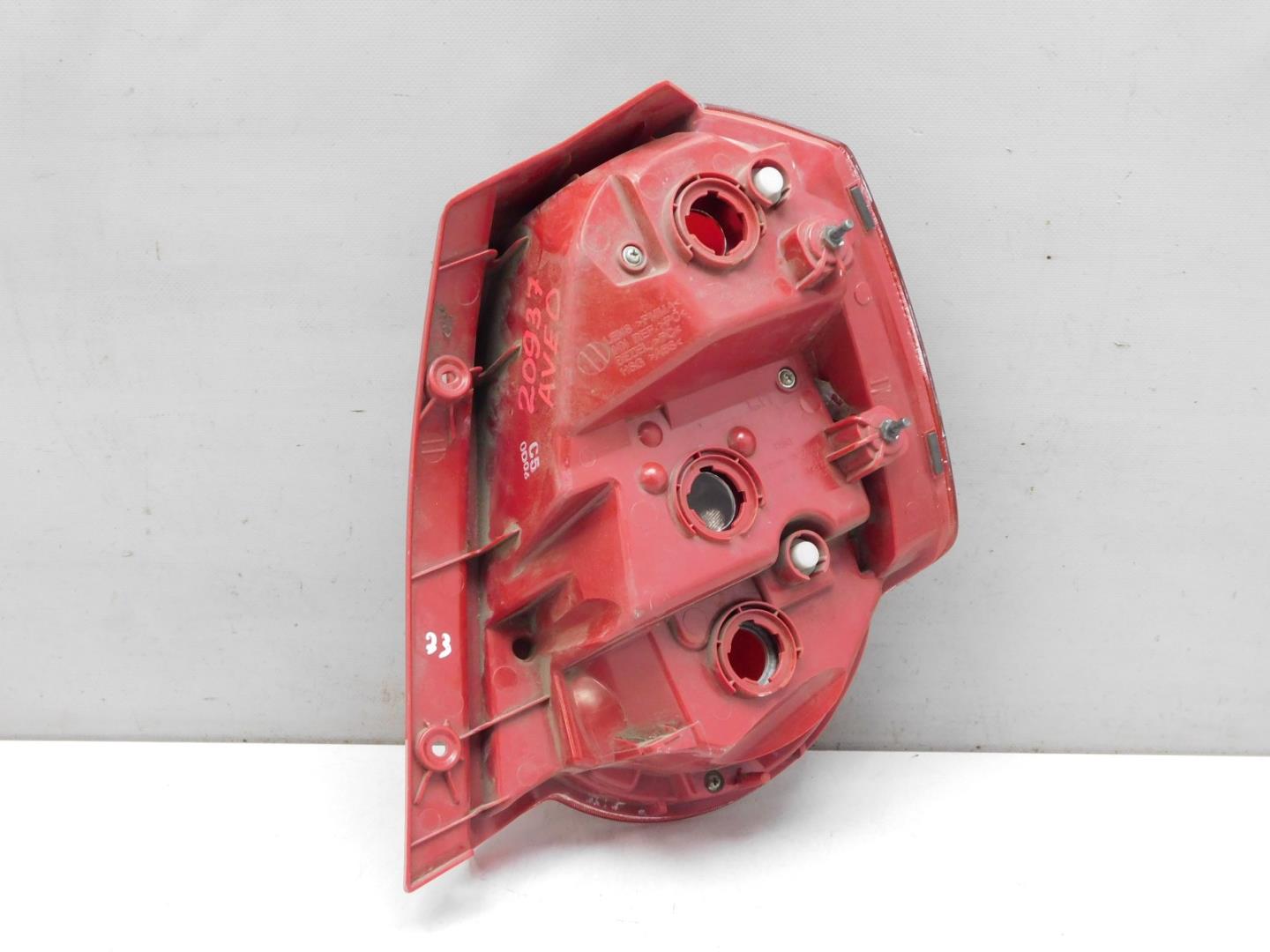 Фонарь задний левый