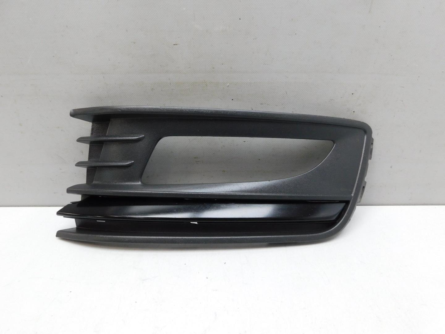 Решетка в бампер левая