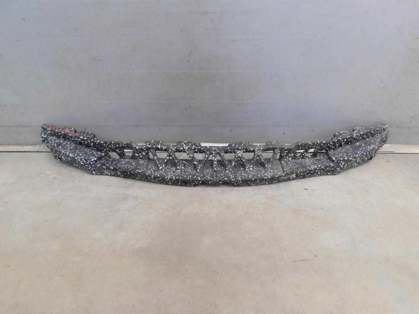 Усилитель переднего бампера