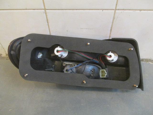 Фонарь задний наружный правый