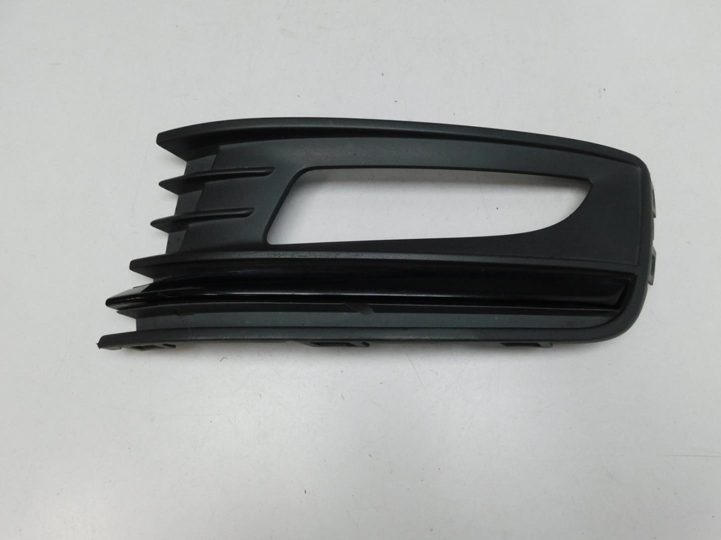 Решетка в бампер левая