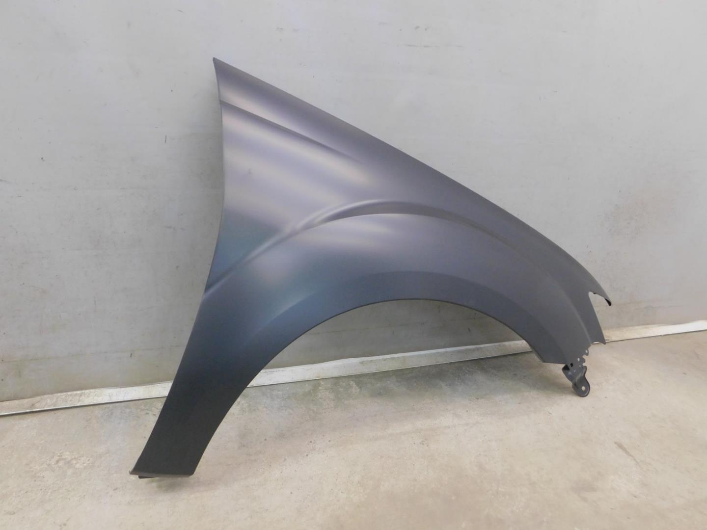 Крыло переднее правое