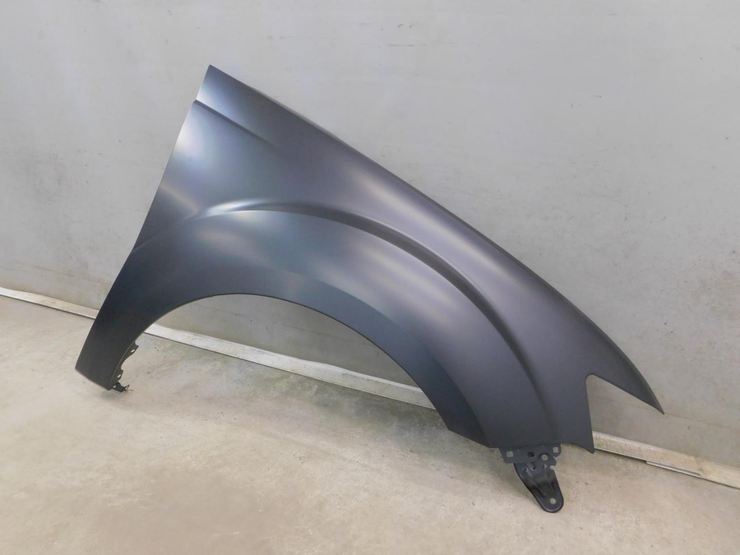 Крыло переднее правое