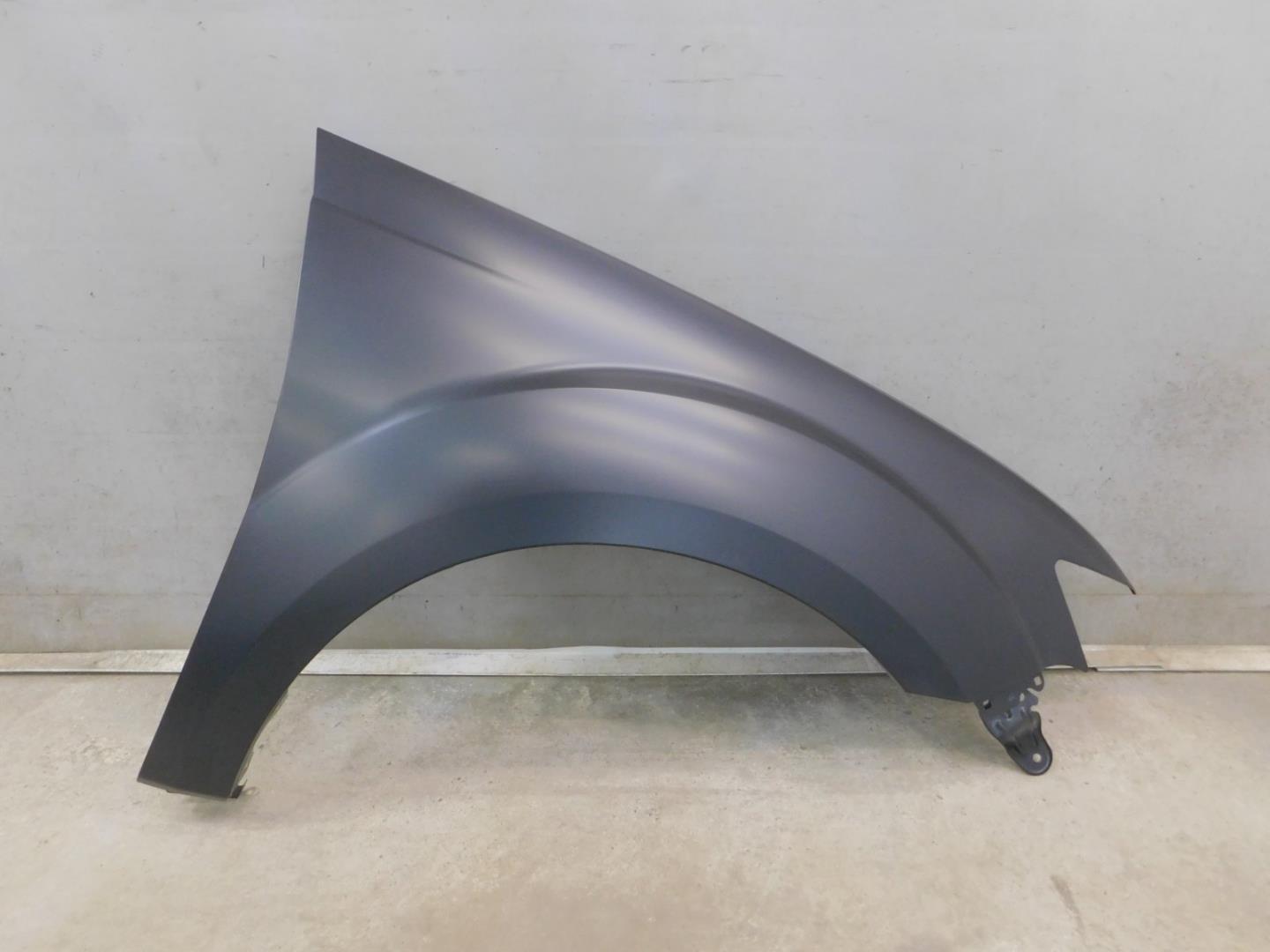 Крыло переднее правое