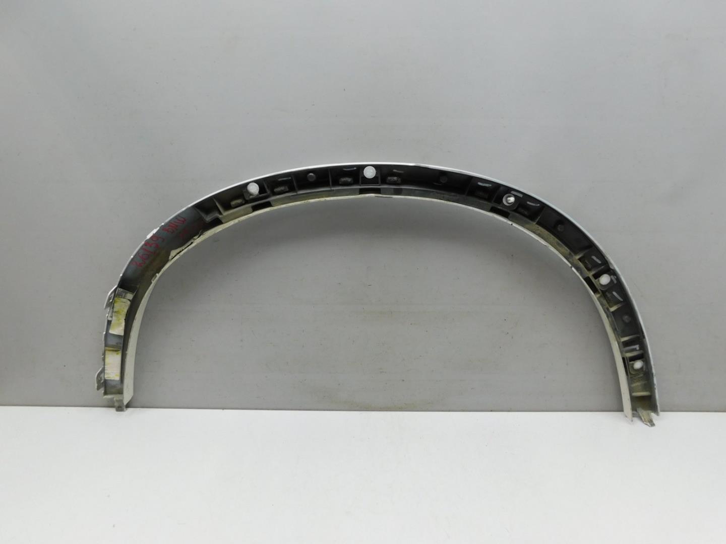 Накладка заднего крыла левого