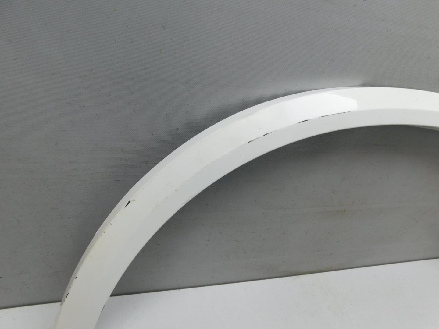 Накладка заднего крыла левого