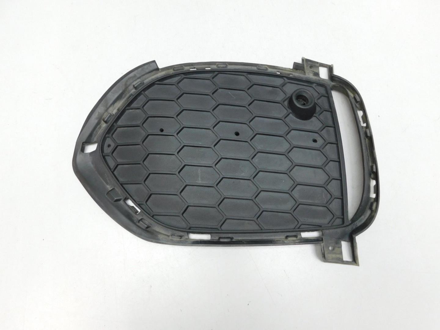 Решетка в бампер левая