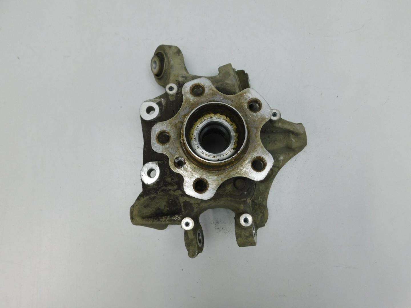 Кулак поворотный задний правый