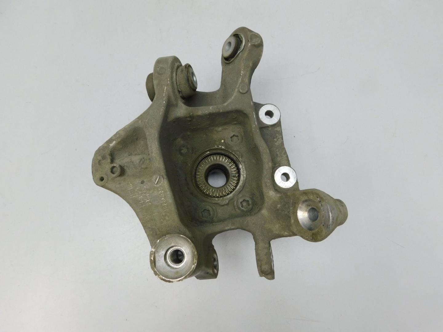 Кулак поворотный задний правый