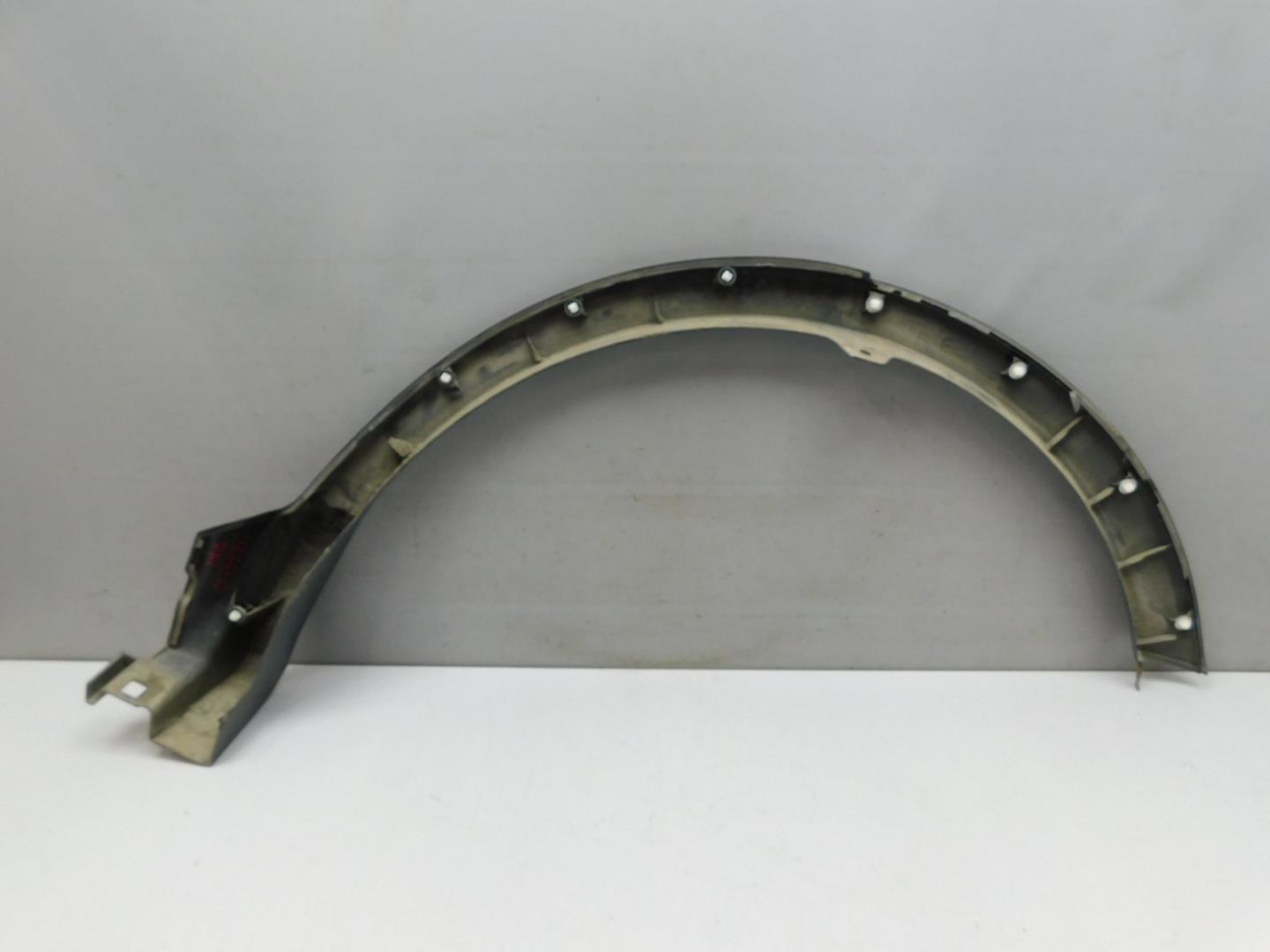 Накладка заднего крыла правого