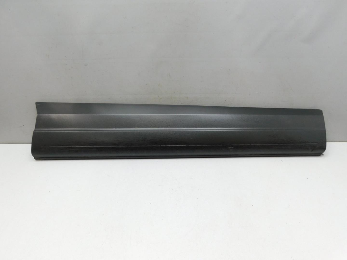 Накладка двери передней правой