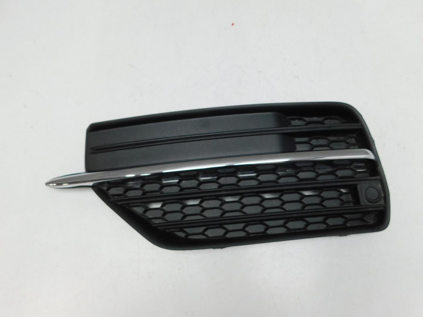 Решетка в бампер левая